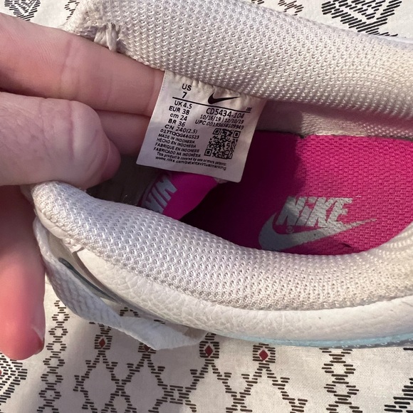 Nike Women's White and Pink Sneakers - Picture 3 of 3